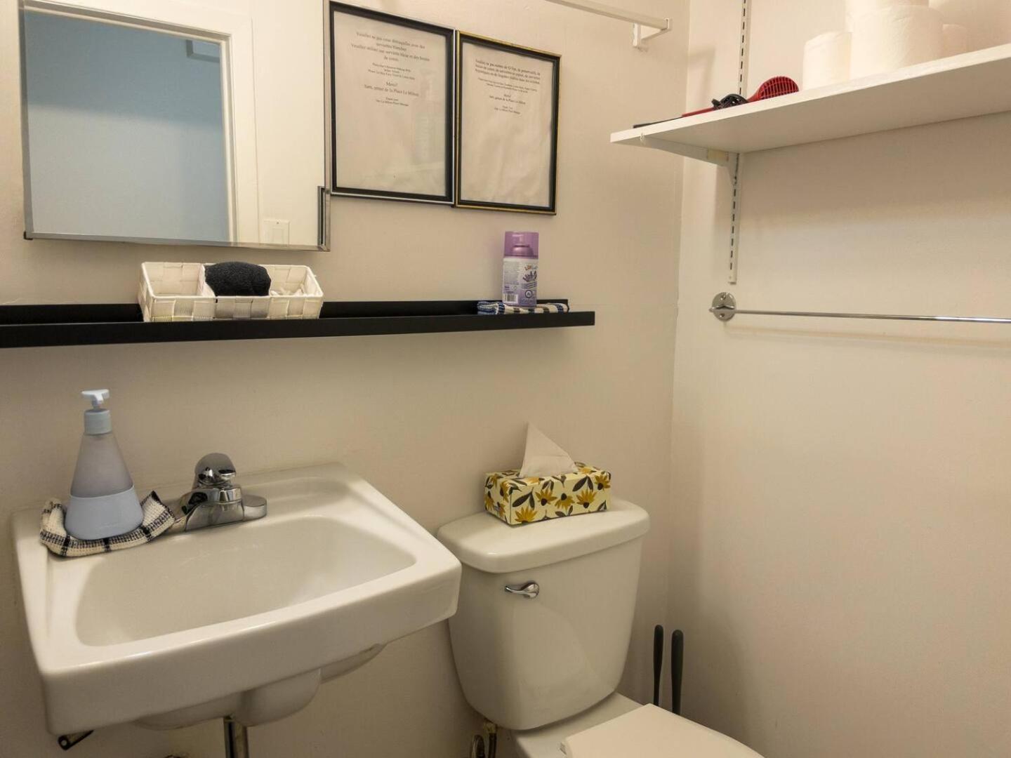 Holiday home Heart Of Mtr For Memerable Experiance 2 Backyard 7minmetro Fully Renovated & Equipped Montreal
