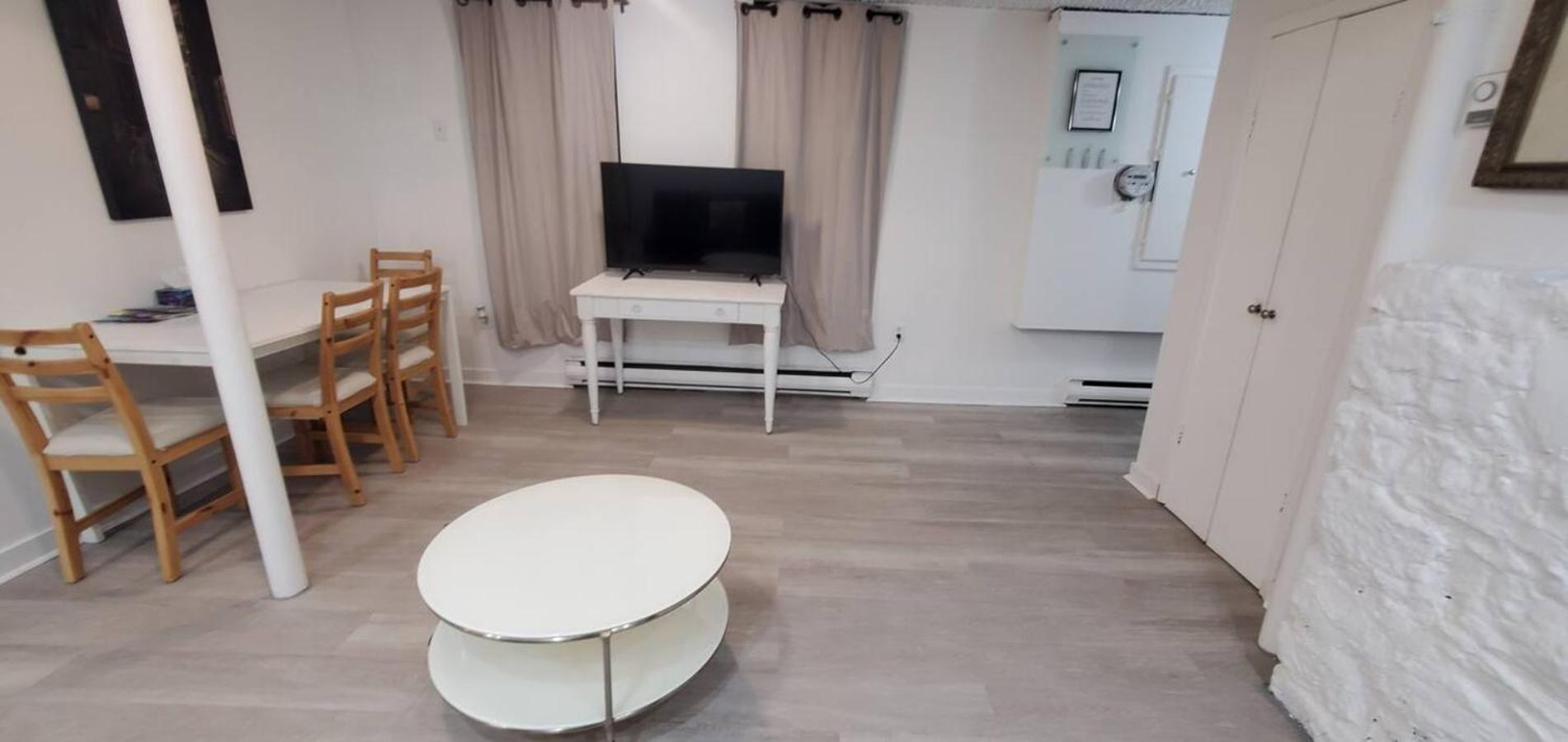 Heart Of Mtr For Memerable Experiance 2 Backyard 7minmetro Fully Renovated & Equipped Hébergement de vacances Montréal